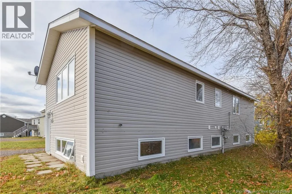 373 rue Coughlan Street