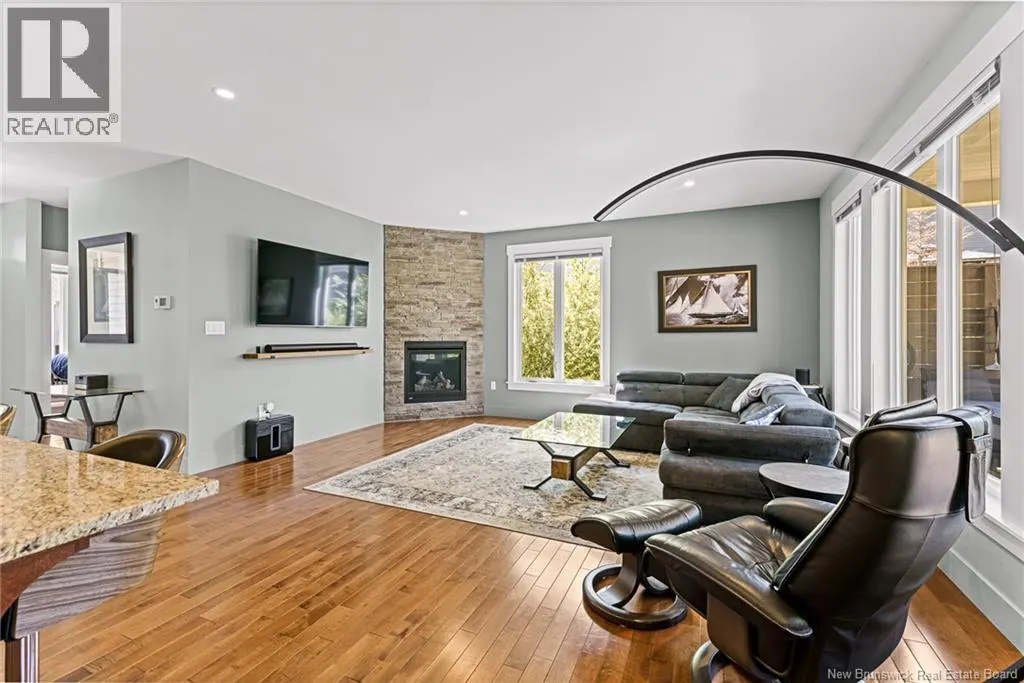16 Louis-Arthur Court