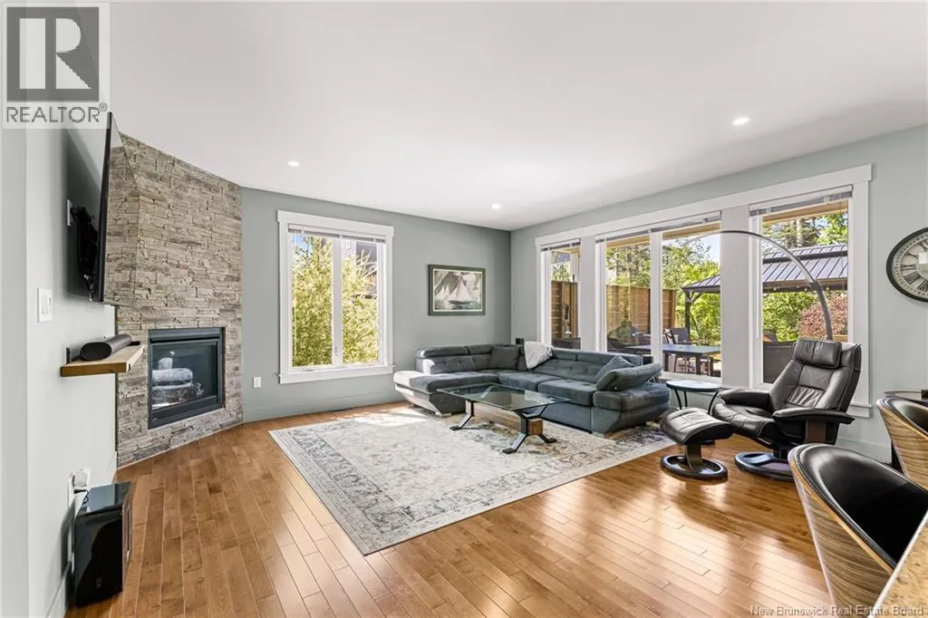 16 Louis-Arthur Court