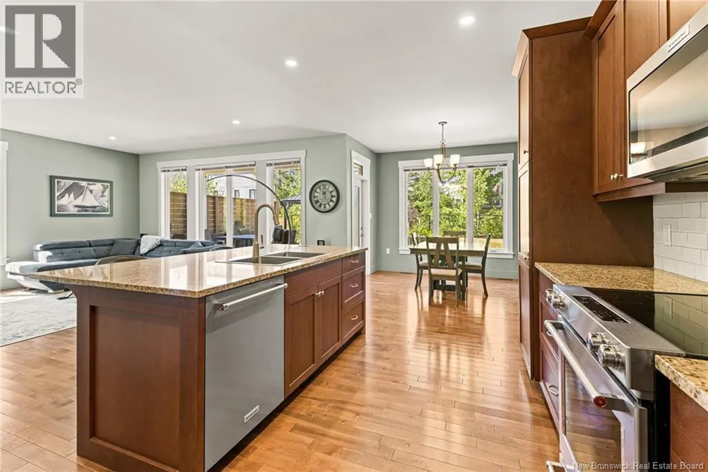 16 Louis-Arthur Court