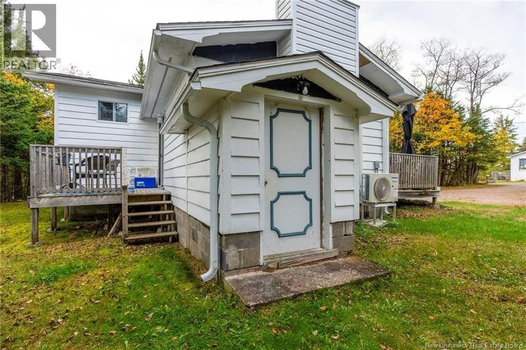 16 Lomax Road