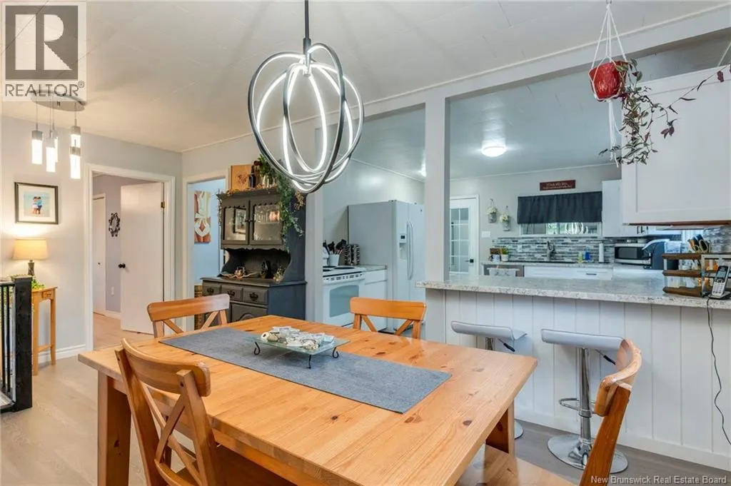 16 Lomax Road