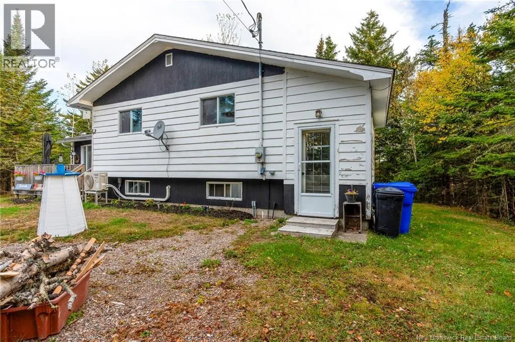 16 Lomax Road