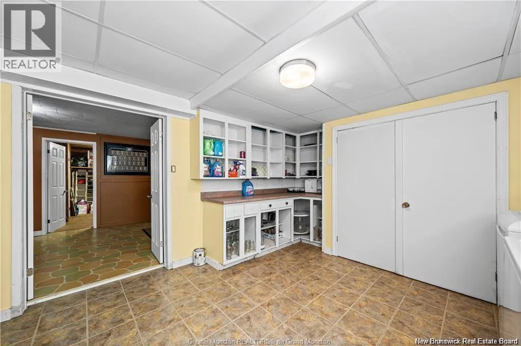 17 Centennial Ave West