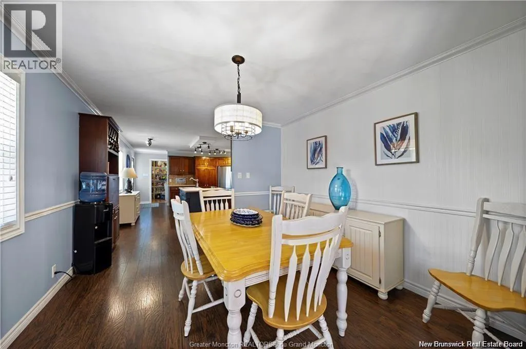 17 Centennial Ave West