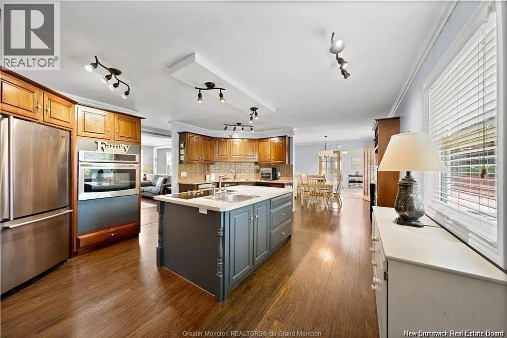 17 Centennial Ave West