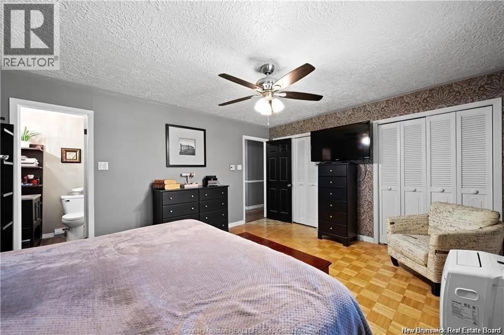 17 Centennial Ave West
