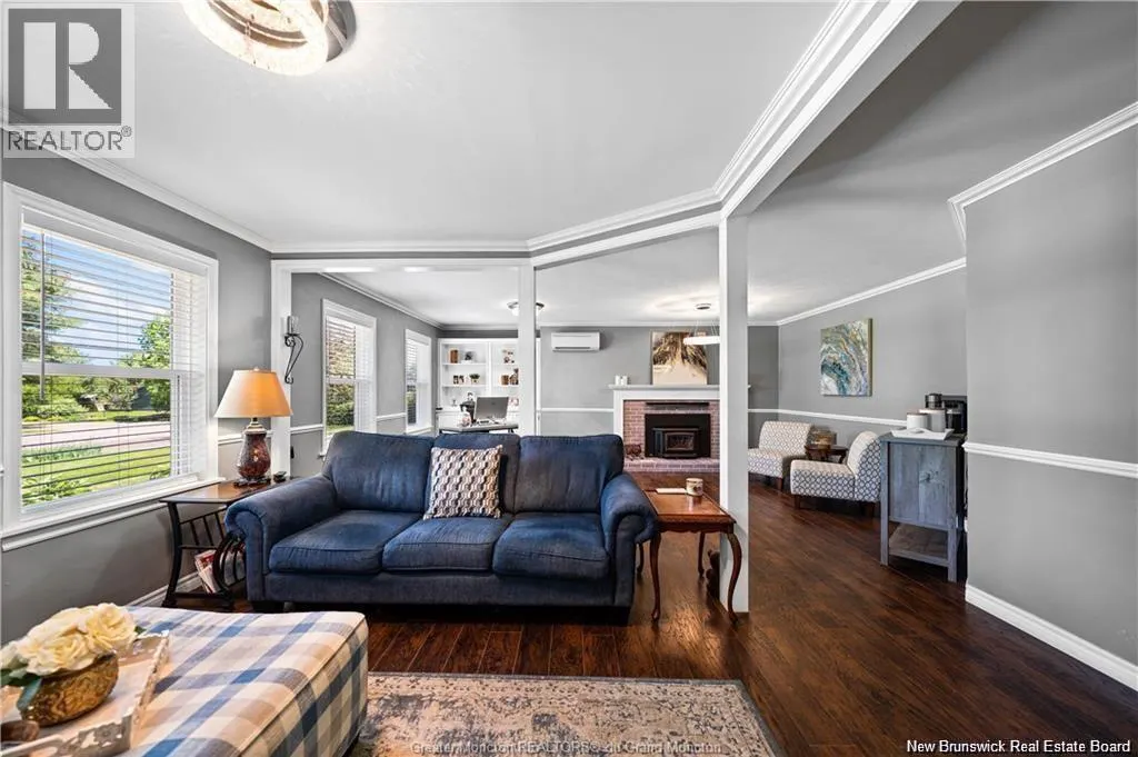 17 Centennial Ave West