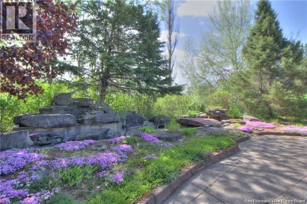 17 Centennial Ave West