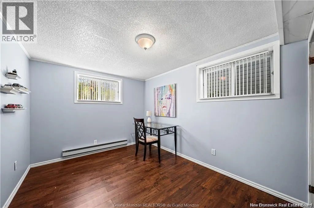 17 Centennial Ave West