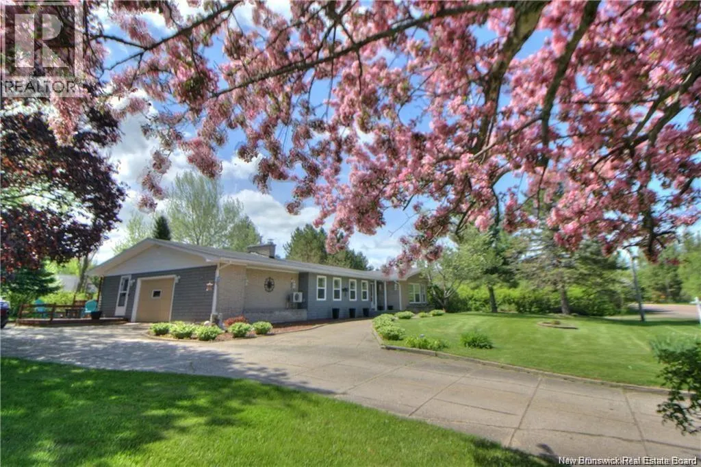 17 Centennial Ave West