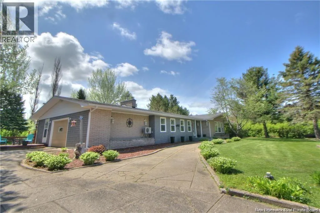 17 Centennial Ave West