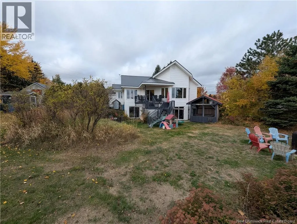 425 De La Baie