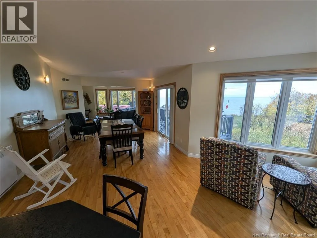 425 De La Baie