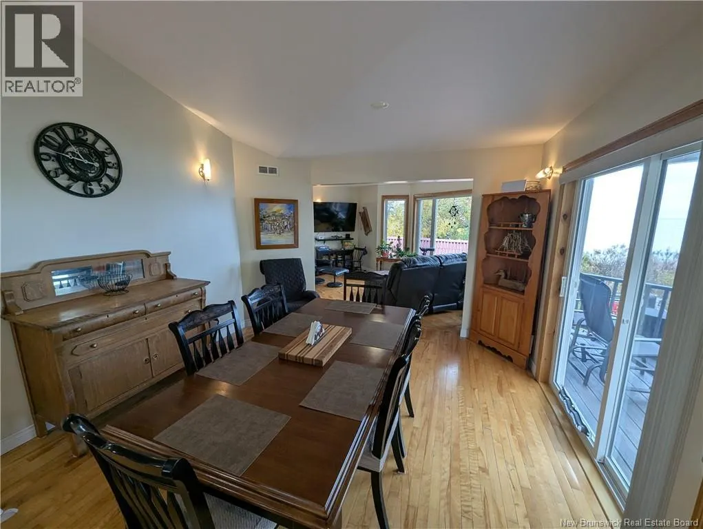 425 De La Baie