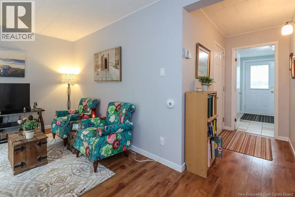 15 Hillsview Crescent