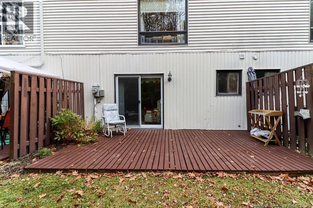 15 Hillsview Crescent