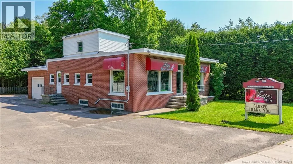 569 Woodstock Road