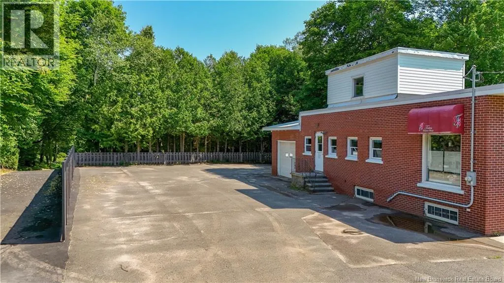 569 Woodstock Road
