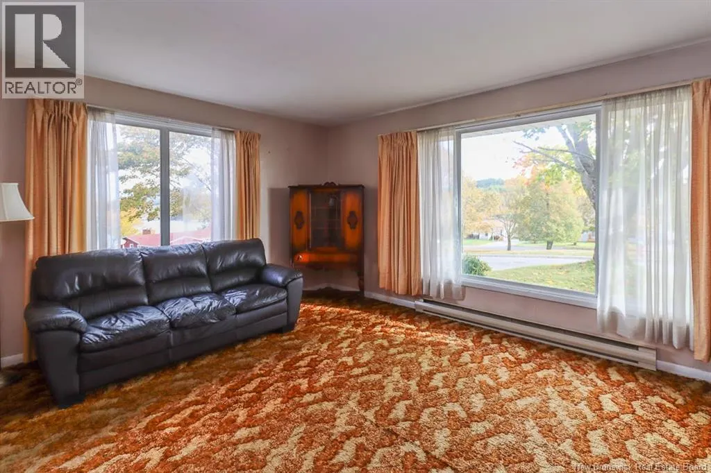 339 Silvermount Crescent