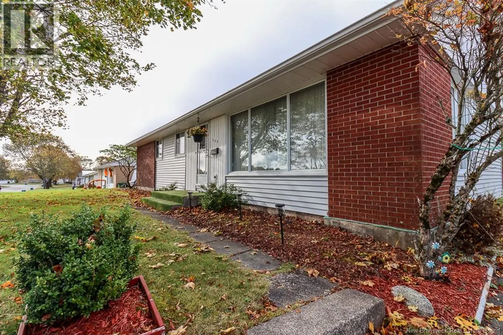 339 Silvermount Crescent