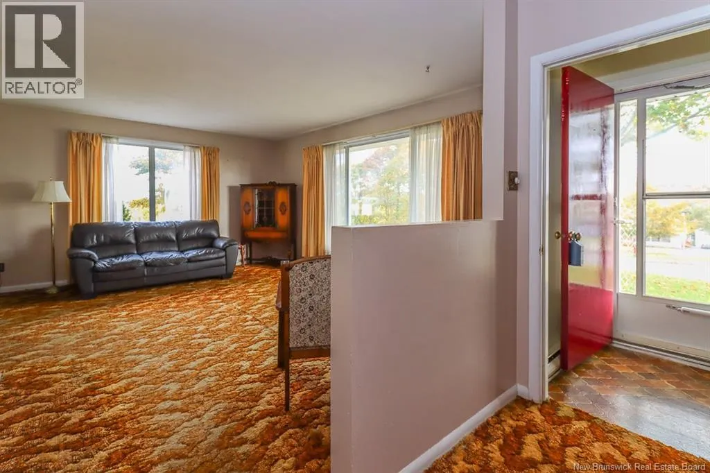 339 Silvermount Crescent