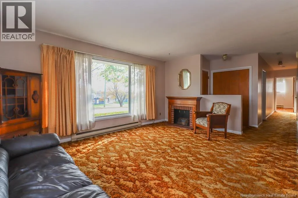 339 Silvermount Crescent