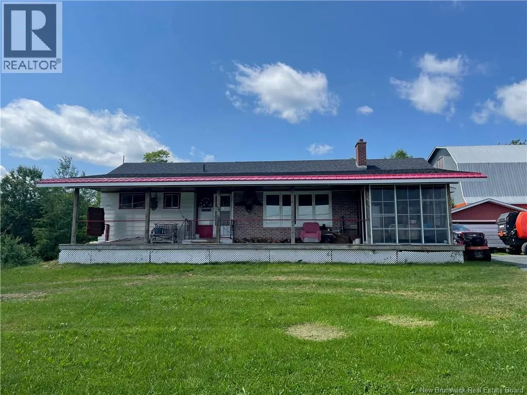 4253 Route 104