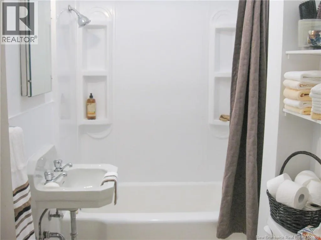 84 Duke Street Unit# 2