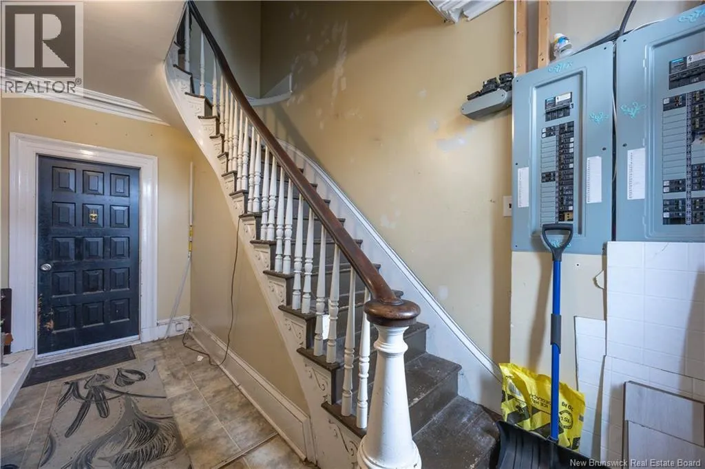 15 Victoria West Street