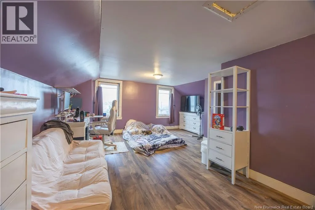 15 Victoria West Street