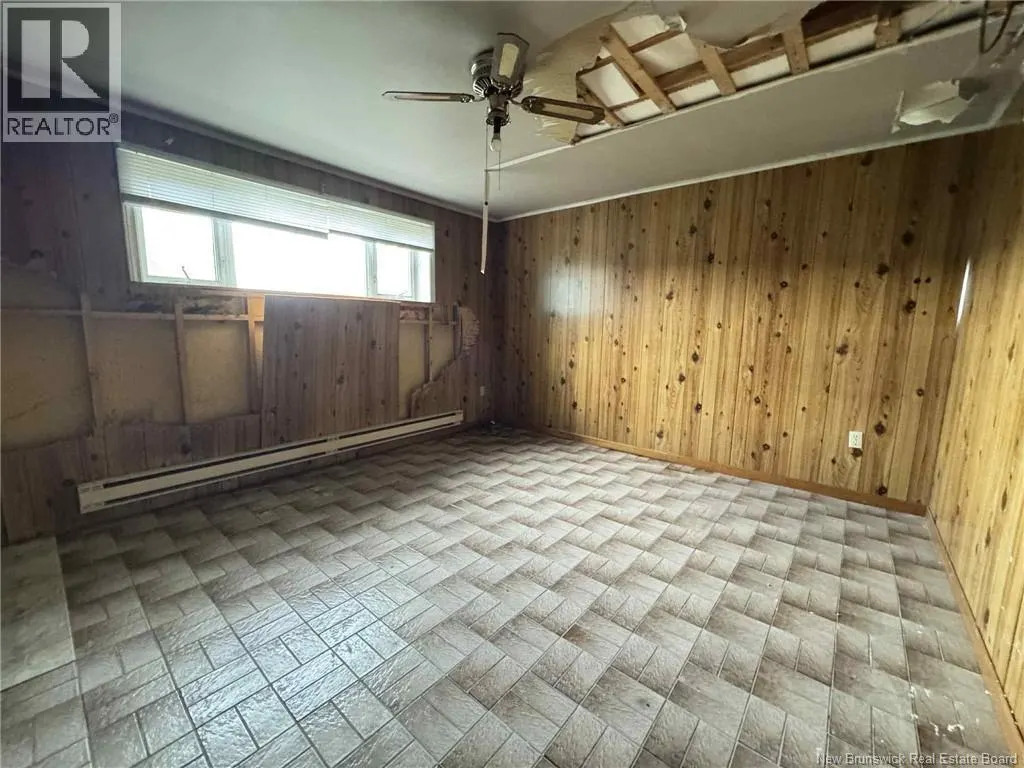 11 Rue De L'Ecole Street