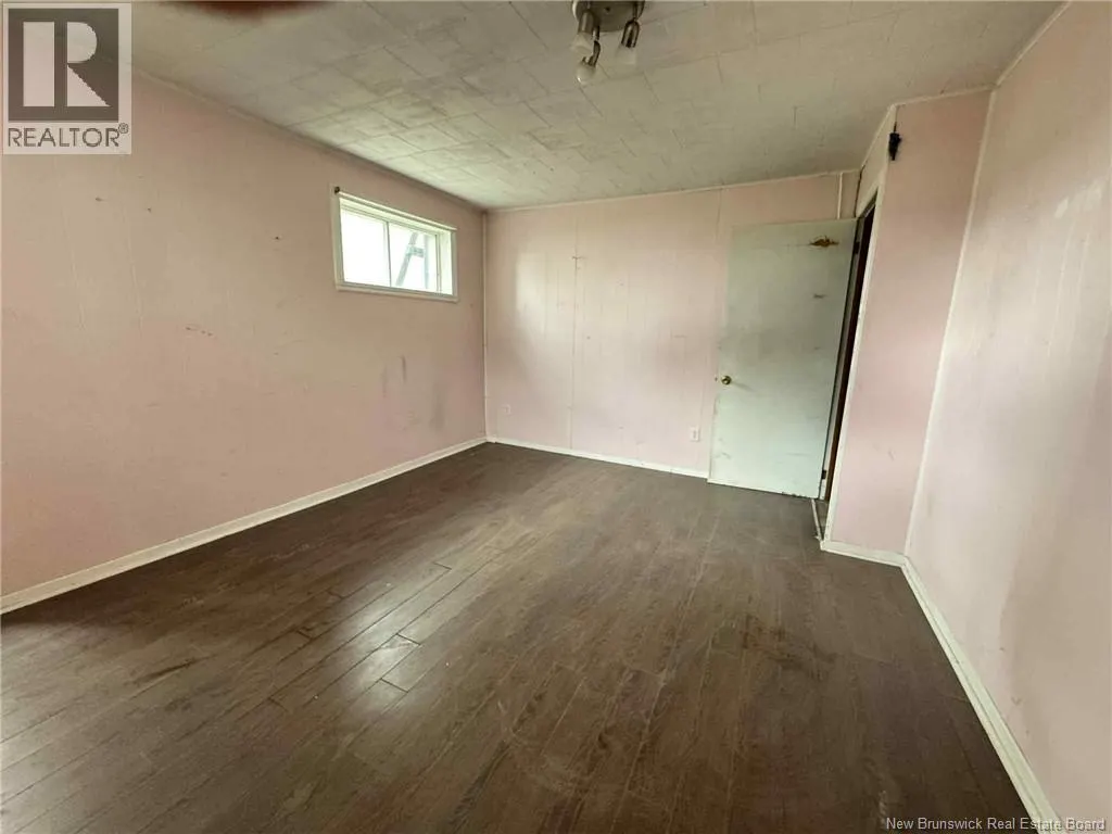 11 Rue De L'Ecole Street