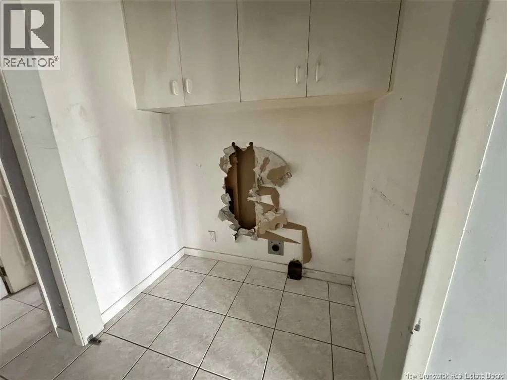 11 Rue De L'Ecole Street