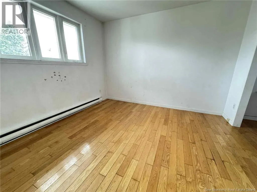 11 Rue De L'Ecole Street