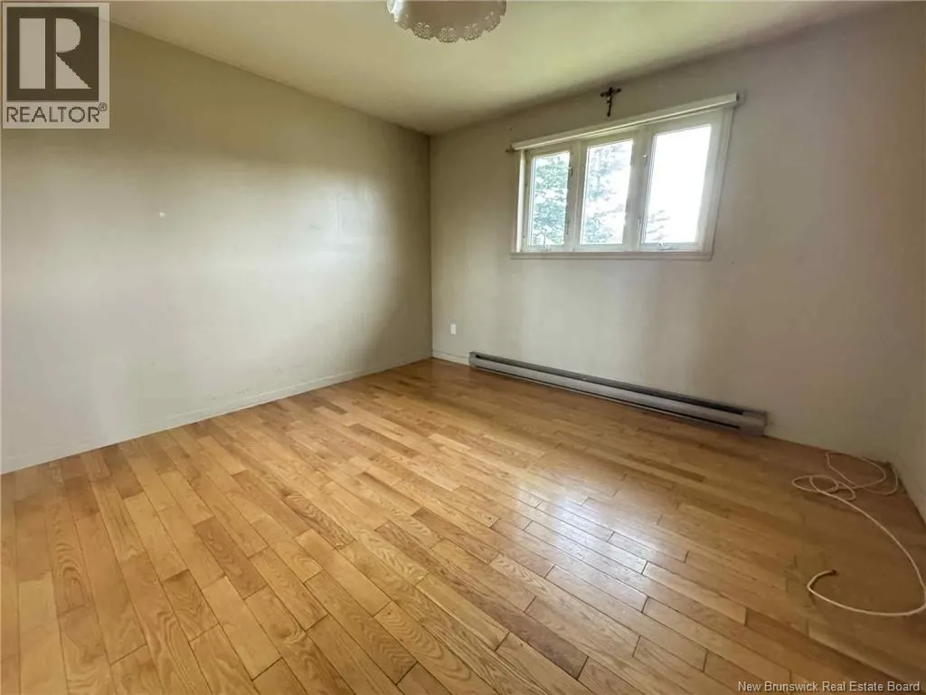 11 Rue De L'Ecole Street