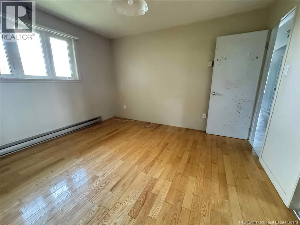 11 Rue De L'Ecole Street