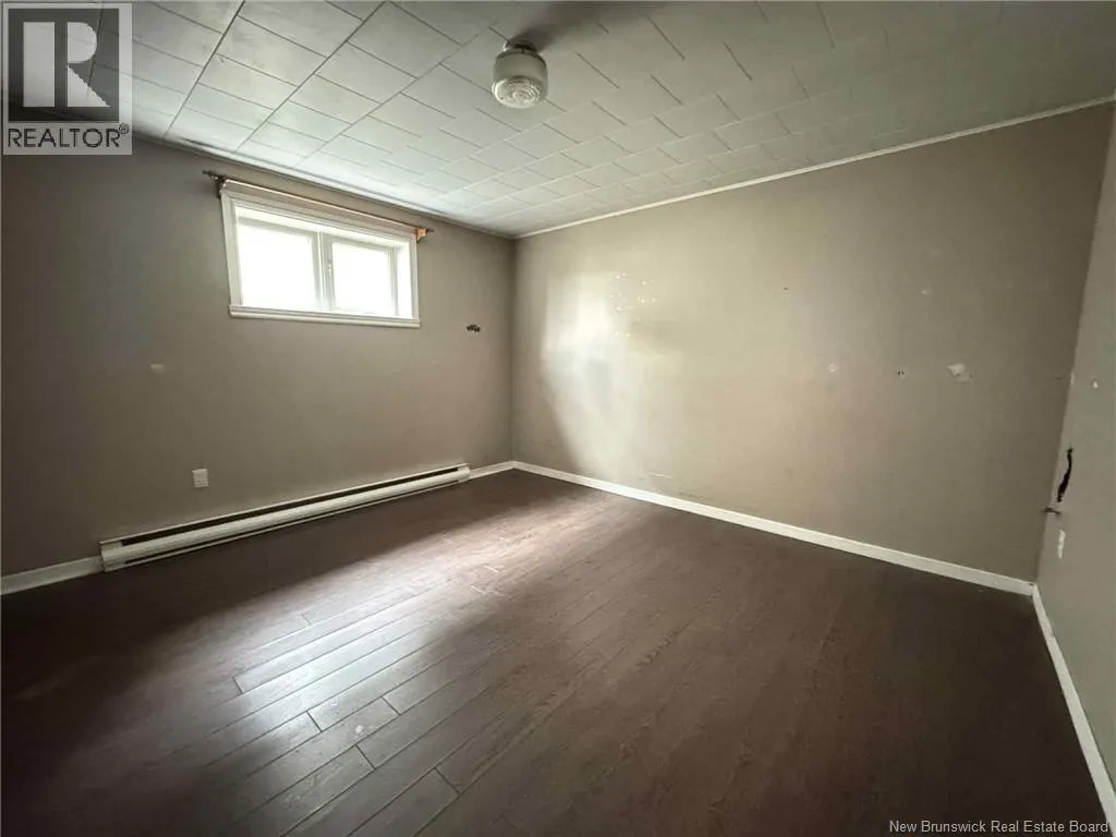 11 Rue De L'Ecole Street