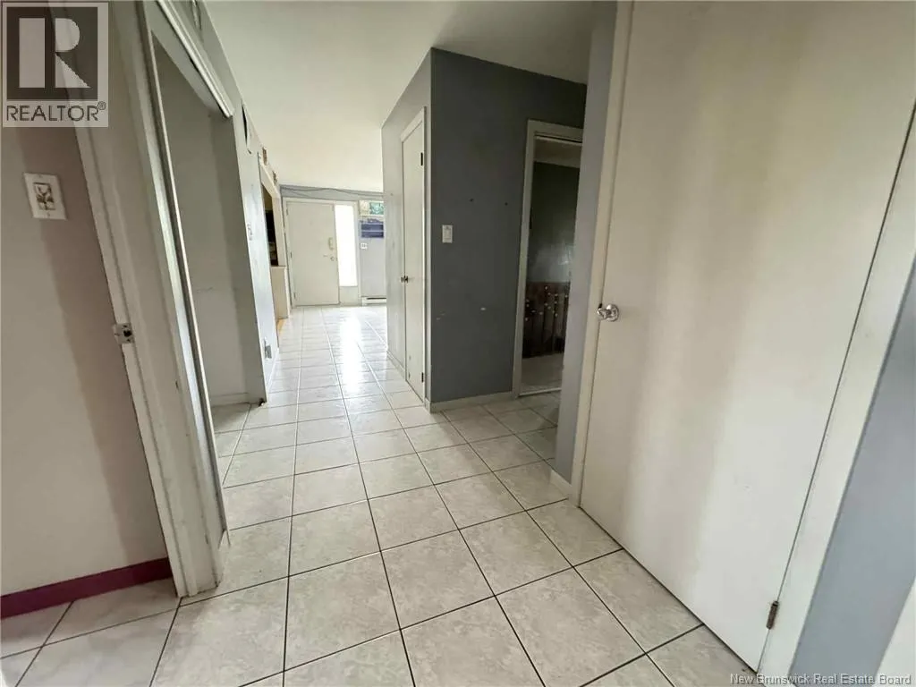 11 Rue De L'Ecole Street