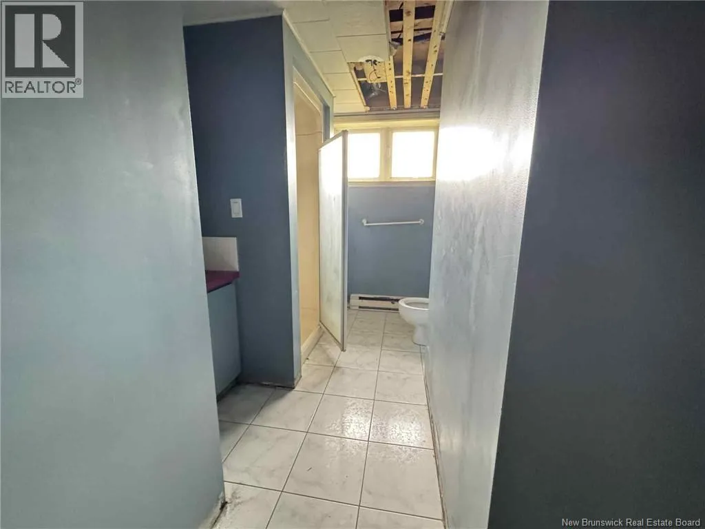 11 Rue De L'Ecole Street