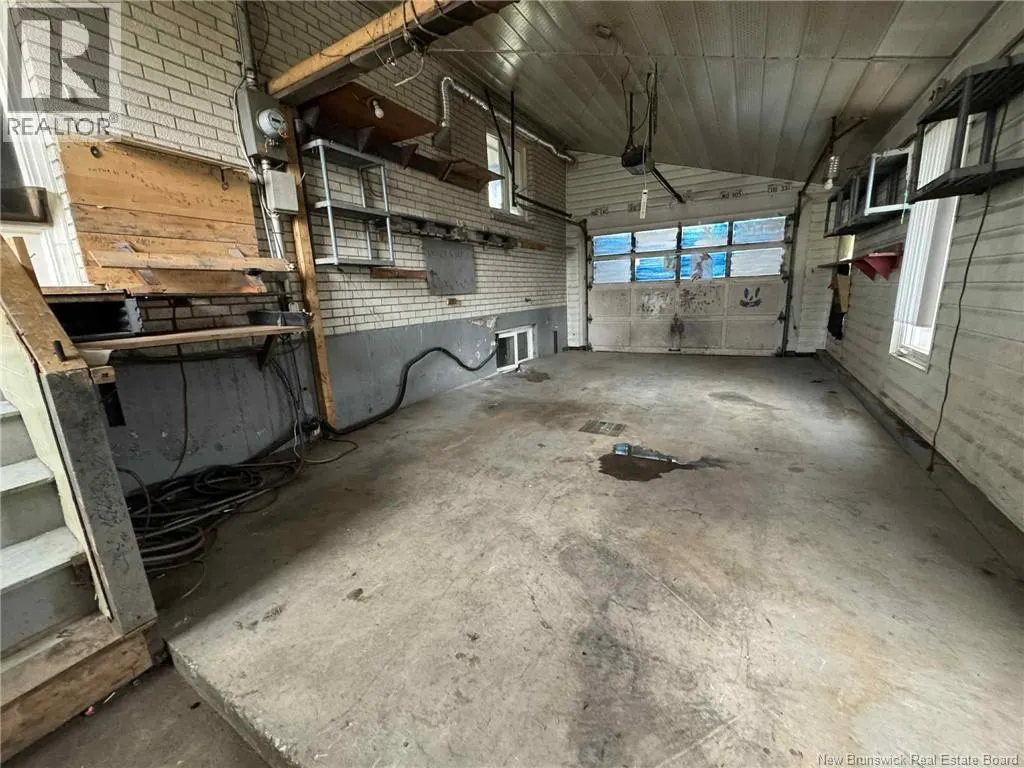 11 Rue De L'Ecole Street