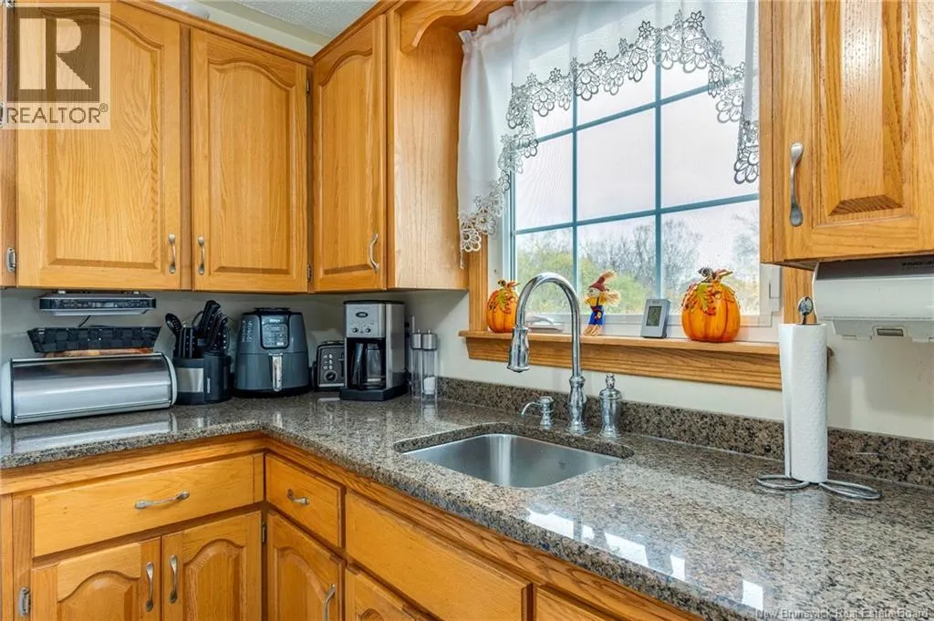 635-637 Michael Crescent