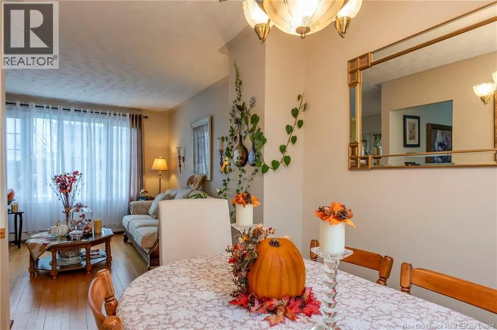 635-637 Michael Crescent