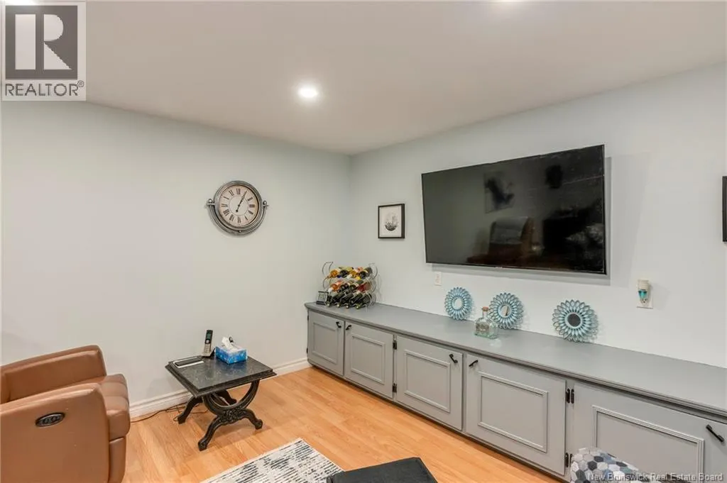 635-637 Michael Crescent