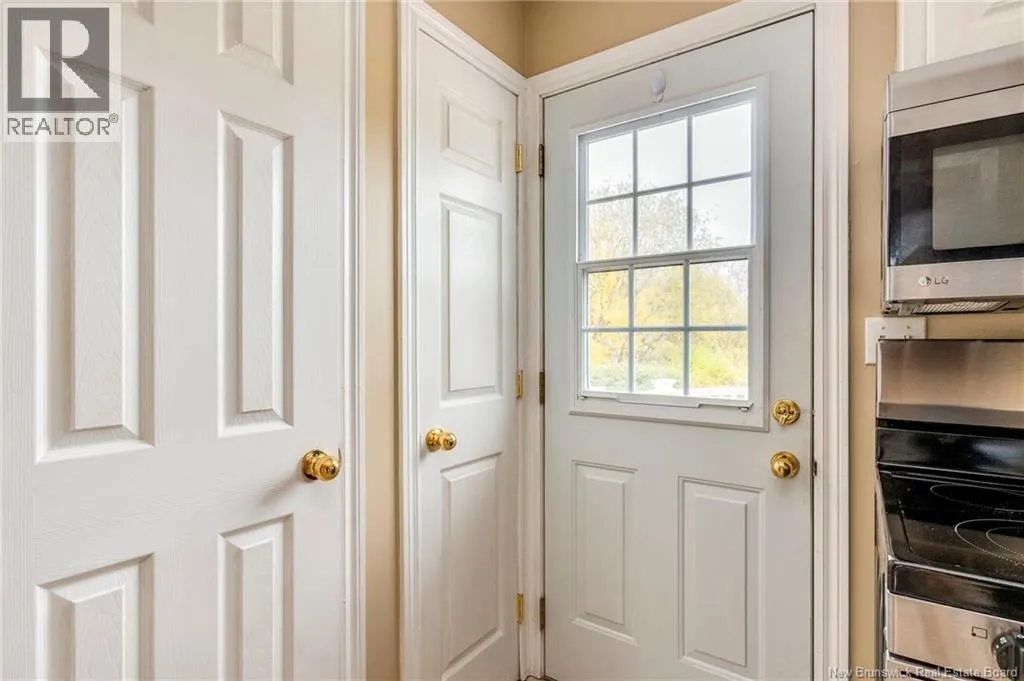 635-637 Michael Crescent