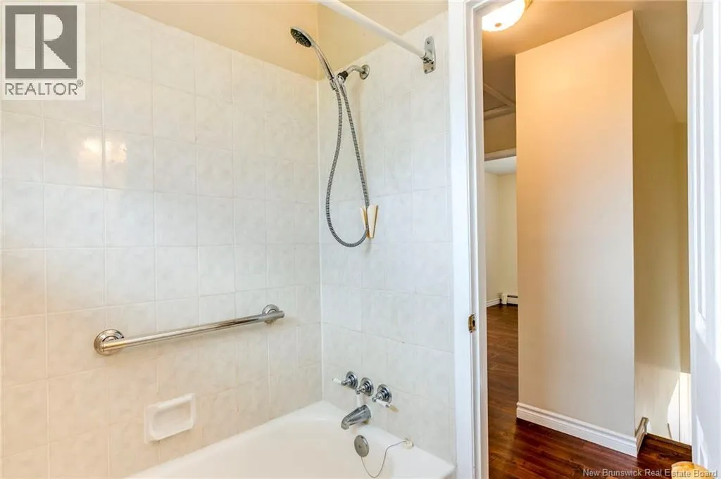 635-637 Michael Crescent