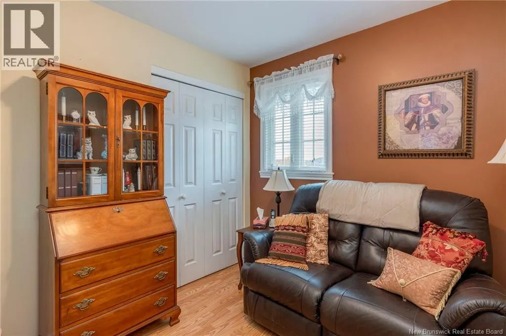 635-637 Michael Crescent