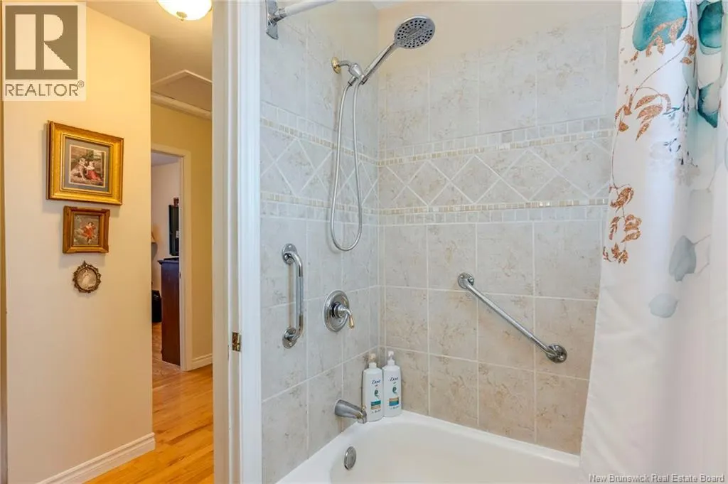 635-637 Michael Crescent