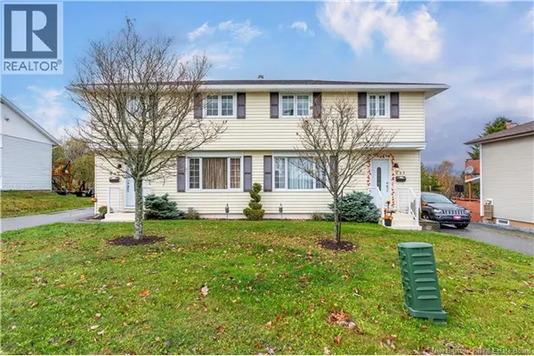 635-637 Michael Crescent