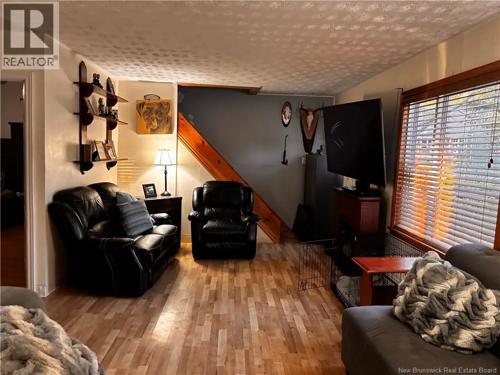 105 Beaverbrook Avenue